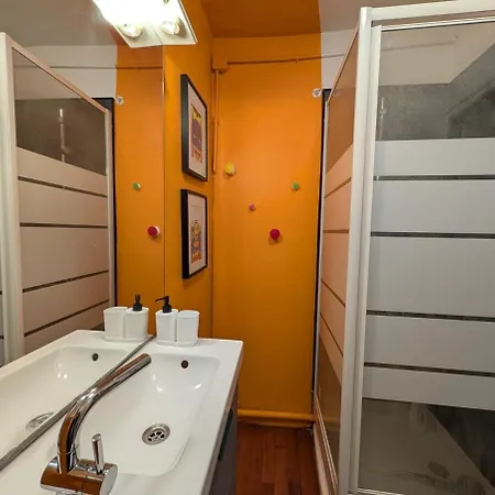 Le 49 Leclerc Apartment *